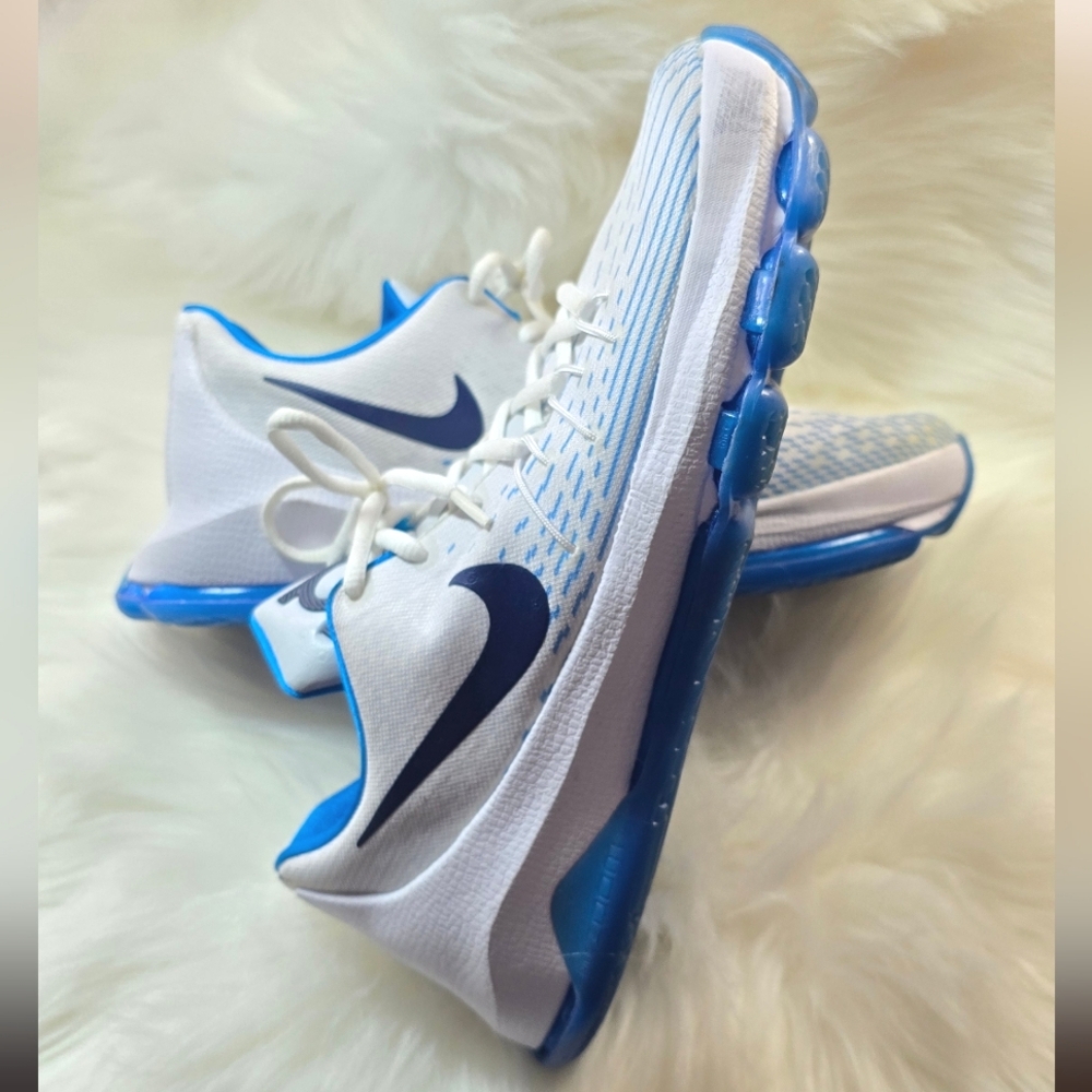 Vintage 2015 NIKE KD 8 Kevin Durant Youth sneaker Size 7 (Women's 8)